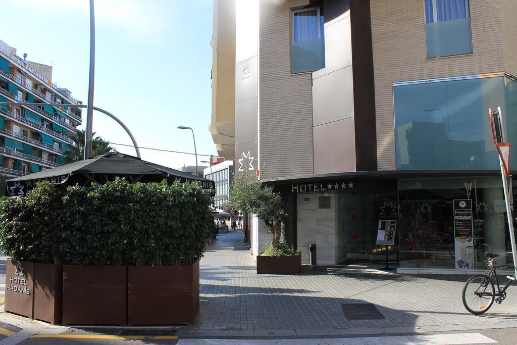 Hotel Madanis L'Hospitalet de Llobregat Exterior photo